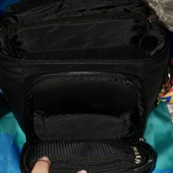 Leather camera bag converted to handbag - Picture 3 of 8